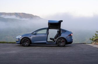 Tesla’s new Model S and X vehicles are now available in the US